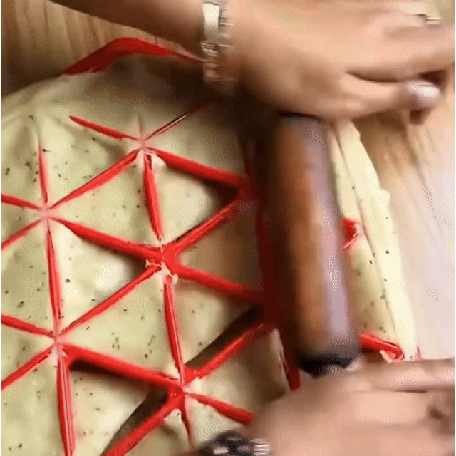 24 in 1 Unbreakable Samosa Maker (Allow to Open)